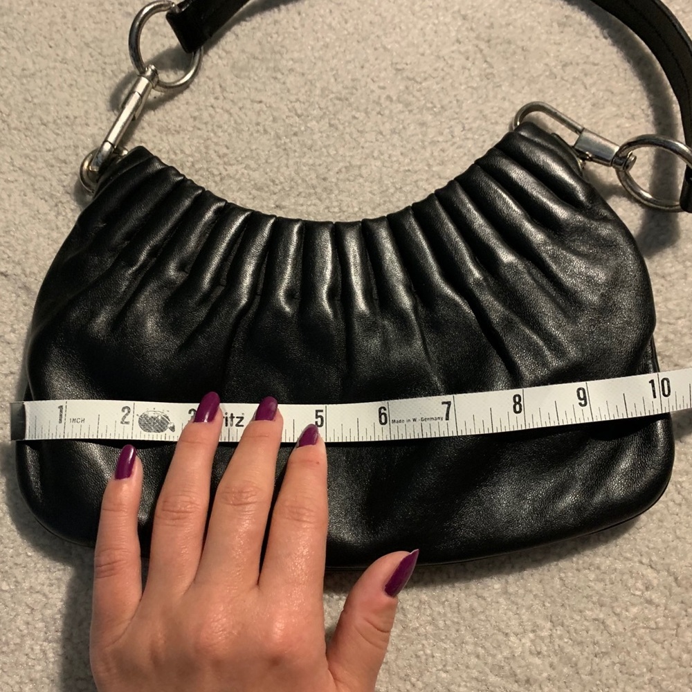 ❗️SOLD❗️🎉2xHP🎉 Yves Saint Laurent Black Handbag - Picture 7 of 9